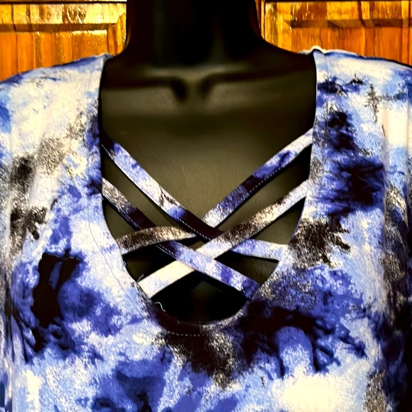 NWOT Bobbie Brooks Floral Tunic - Picture 3 of 6